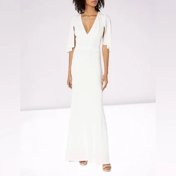 Elegant Gown with Cape Sleeves - Picture 2 of 3